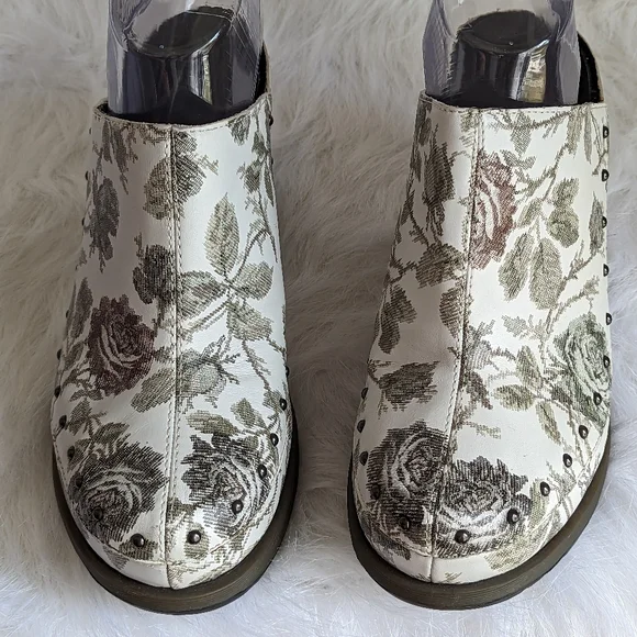 Dr. Martens Una Mules - Picture 13 of 16